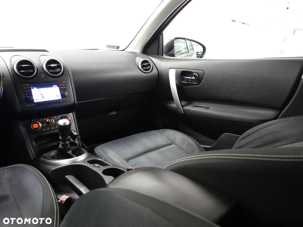 Nissan Qashqai 2.0 dCi DPF I-Way - 35