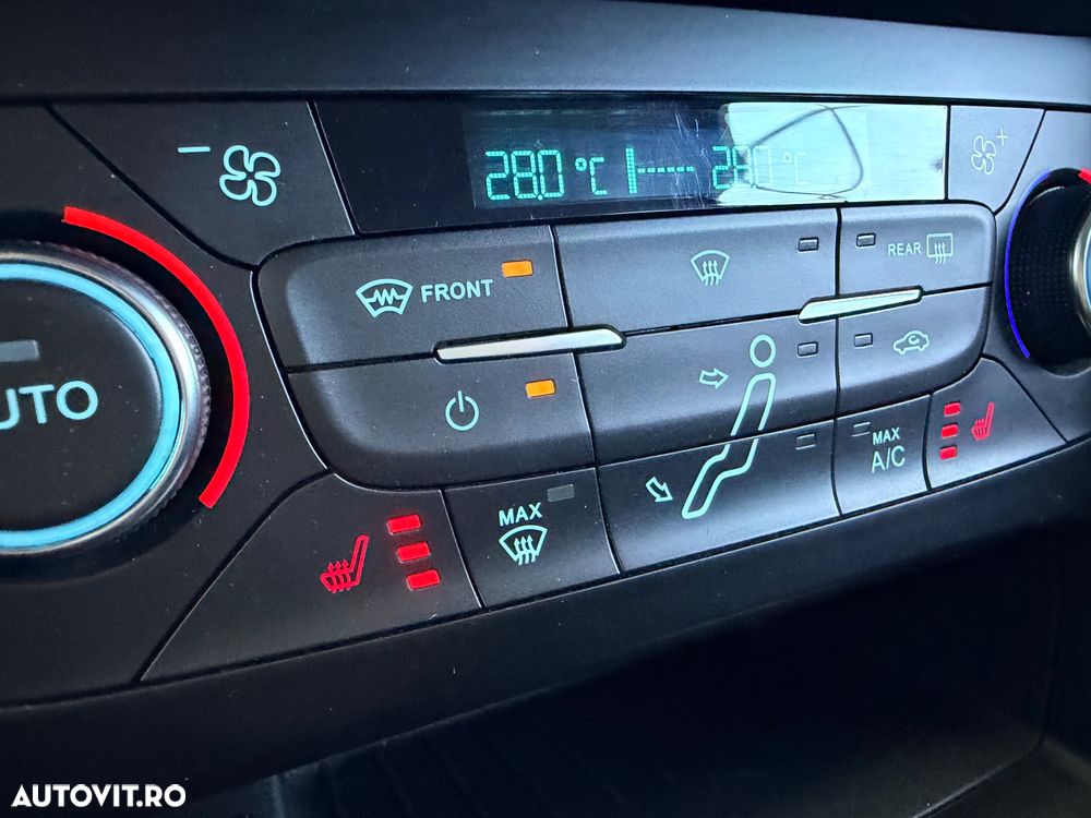 Ford Focus Turnier 1.5 EcoBlue Start-Stopp-System Aut. TITANIUM X - 8