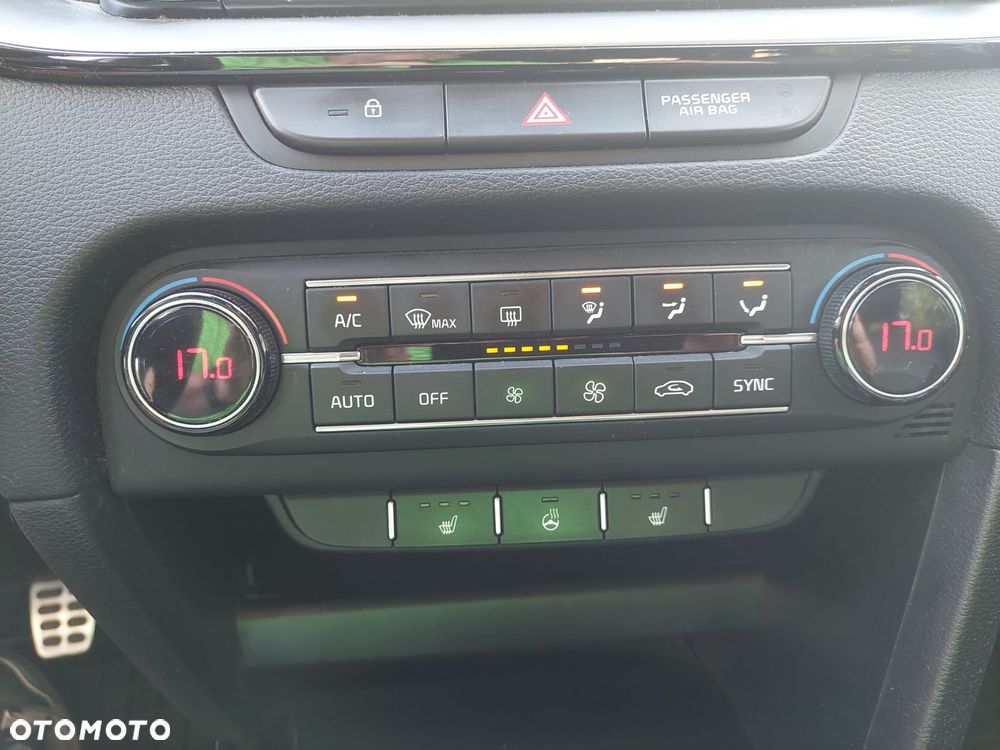 Kia Ceed - 16