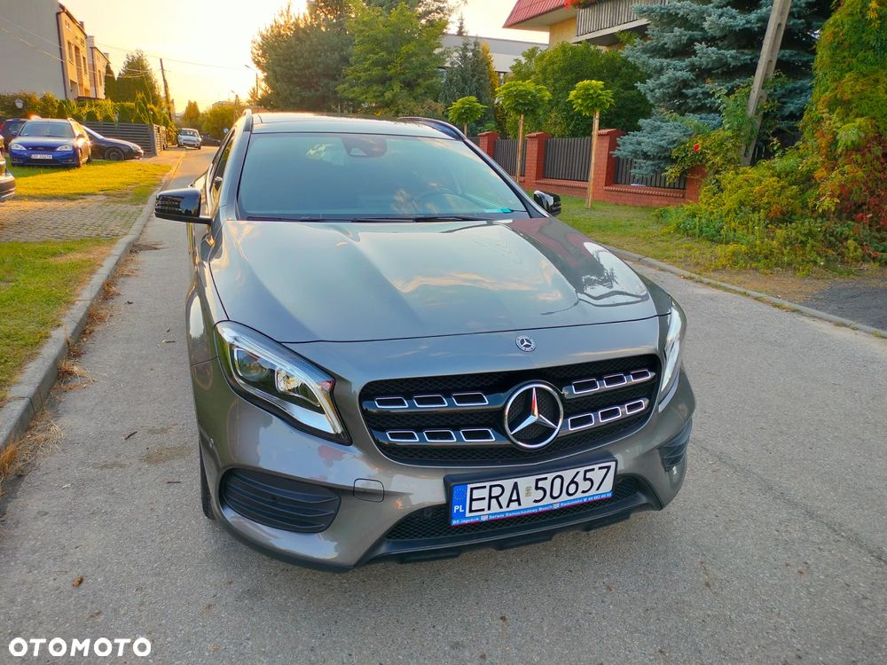 Mercedes-Benz GLA - 2