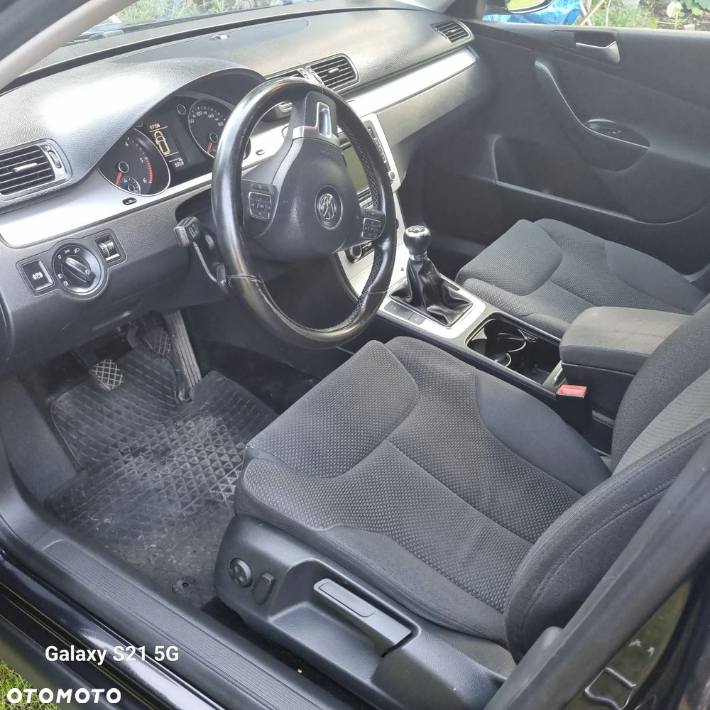 Volkswagen Passat 2.0 TDI Comfortline - 6