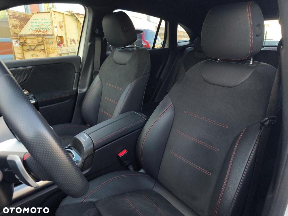 Mercedes-Benz EQA - 10