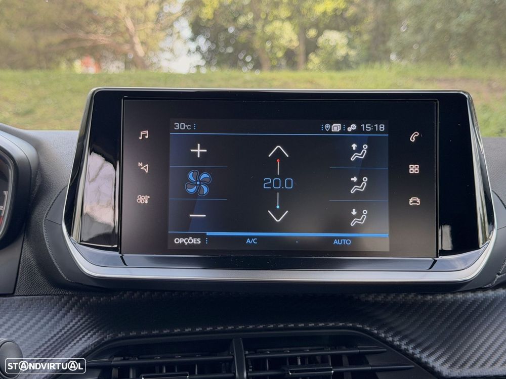 Peugeot 2008 1.2 PureTech Signature - 31