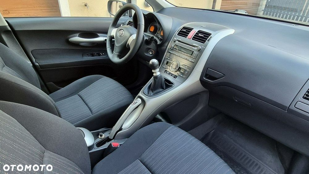 Toyota Auris - 12