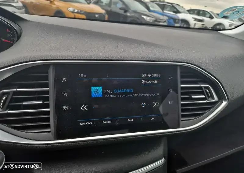 Peugeot 308 ver-1-2-puretech-allure-eat8 - 7