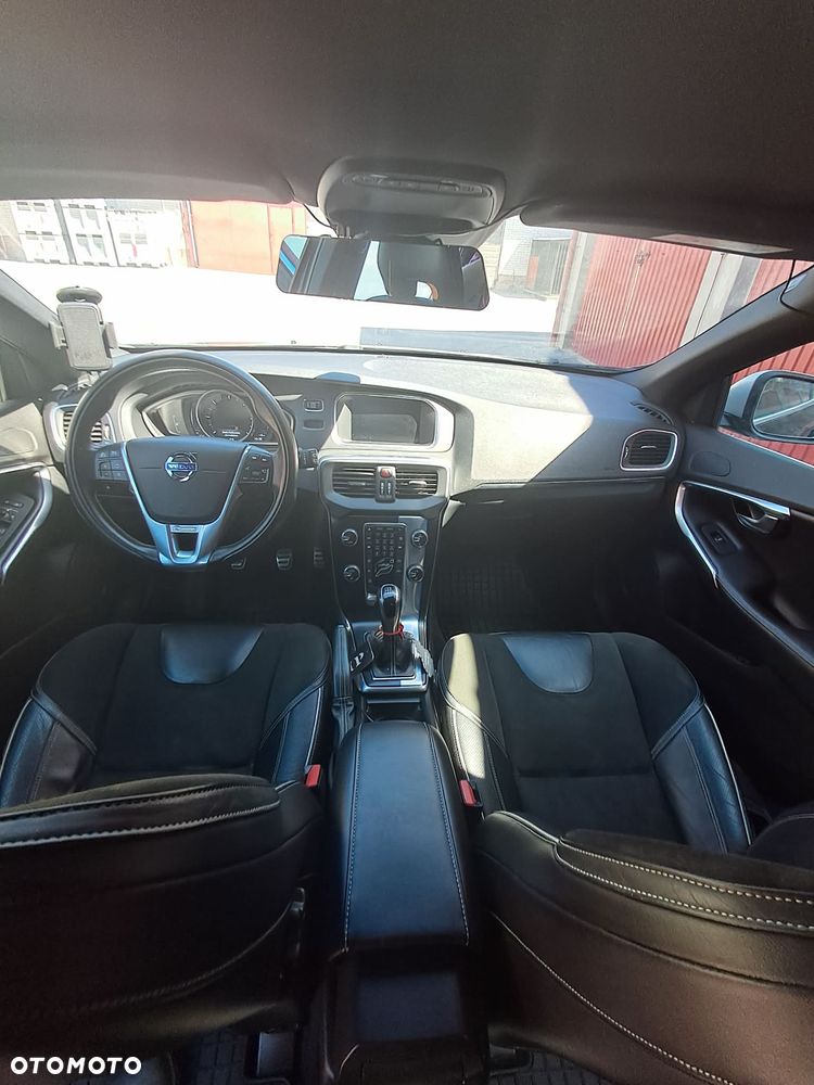 Volvo V40 D2 Drive-E R-Design Momentum - 12