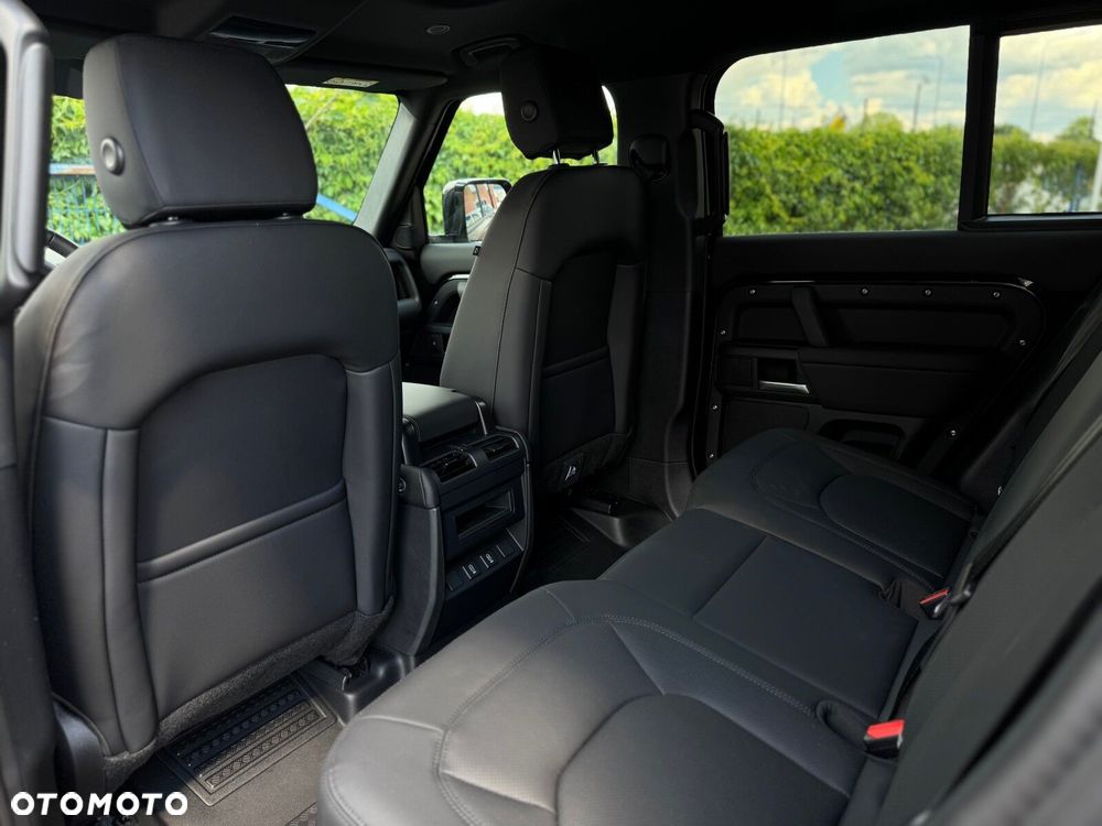 Land Rover Defender - 19
