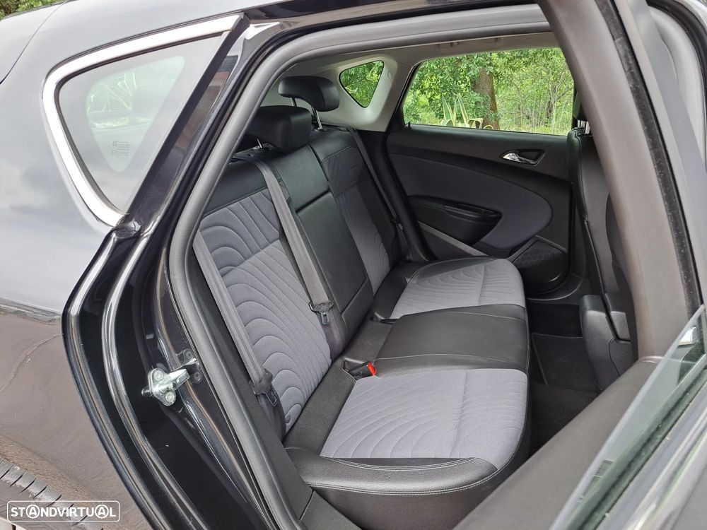 Opel Astra 1.6 CDTI Executive S/S J18 - 22