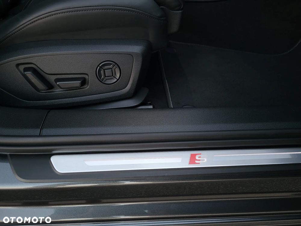 Audi A6 Avant 40 TDI quattro S tronic S line - 23