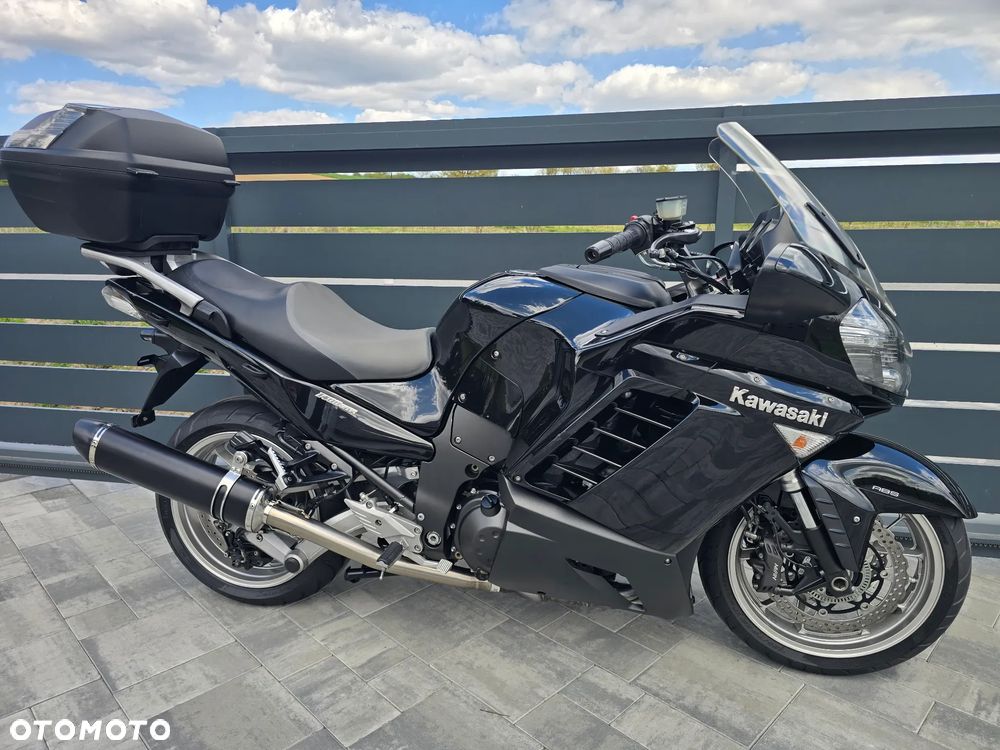 Kawasaki GTR - 3