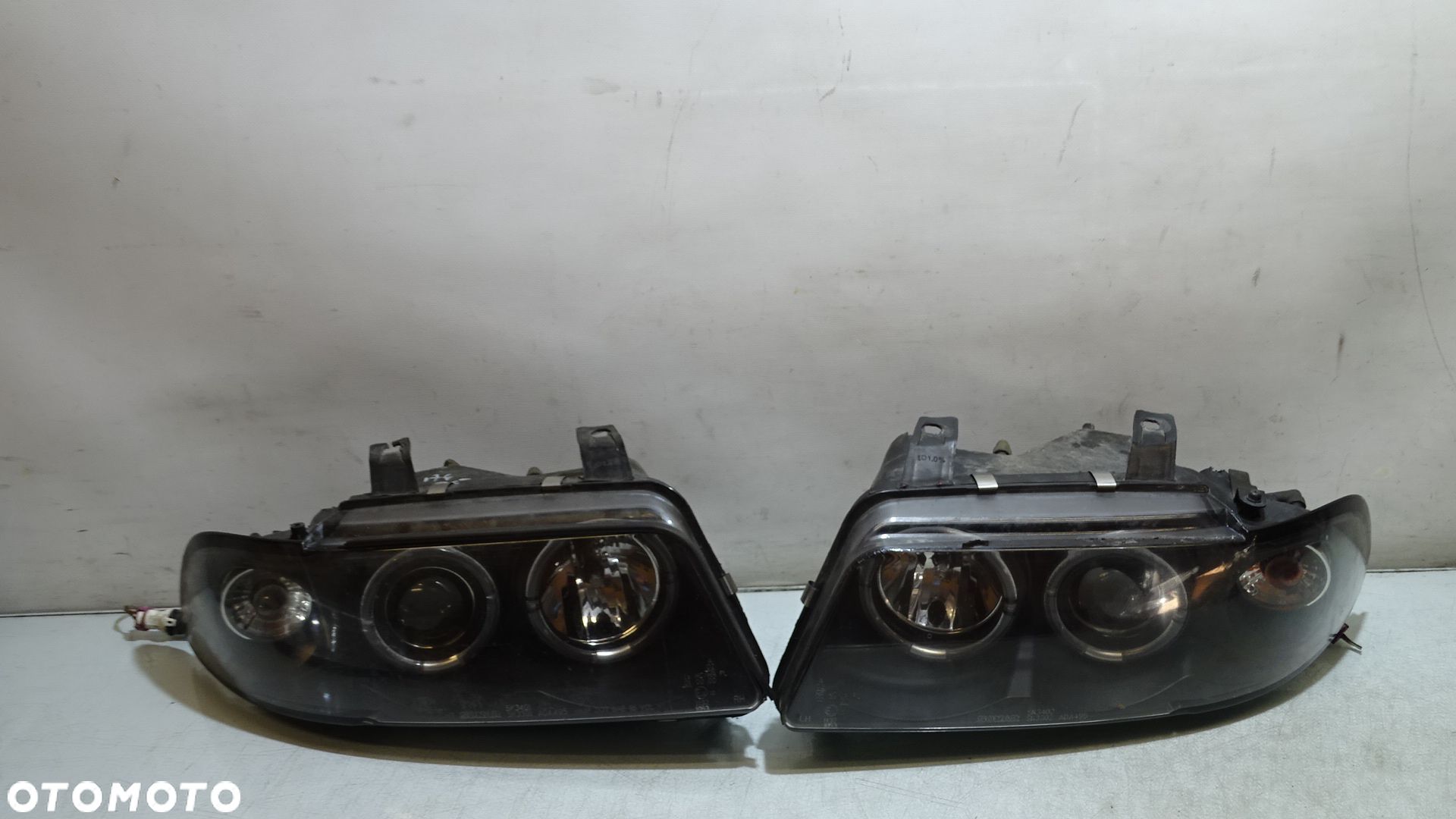 LAMPY PRZEDNIE KPL. AUDI A4 B5 1.9TDI - 1