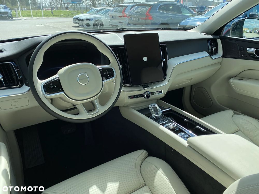 Volvo XC 60 B5 B AWD Plus Dark - 7