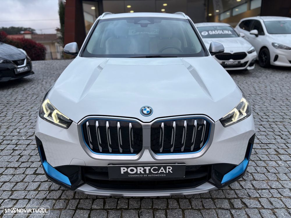 BMW iX1 xDrive30 xLine - 11