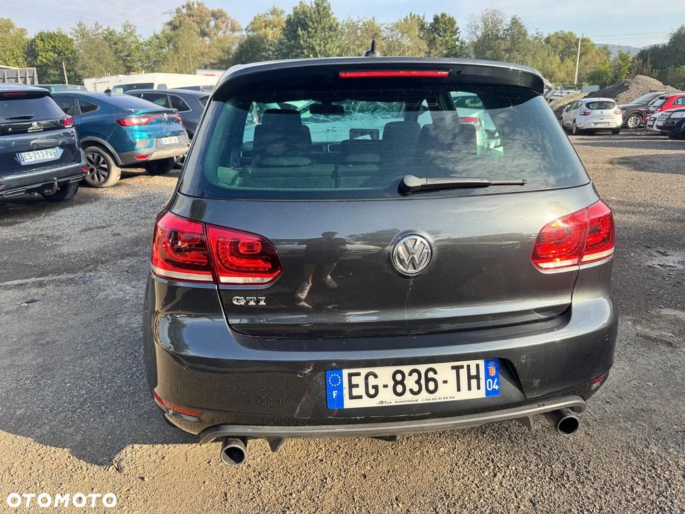 Volkswagen Golf VI 2.0 TSI GTI - 37