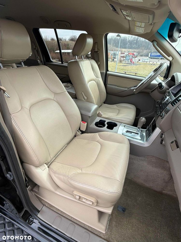 Nissan Pathfinder - 8
