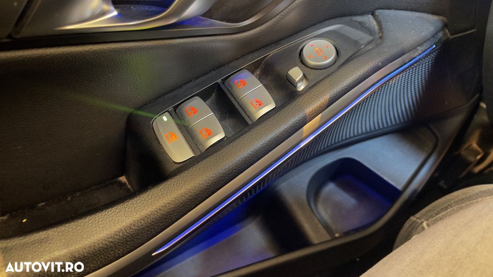 BMW Seria 3 330i AT Sport Line - 10