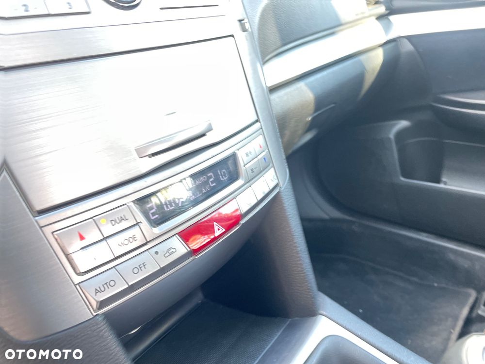 Subaru Outback 2.0 D Comfort - 33