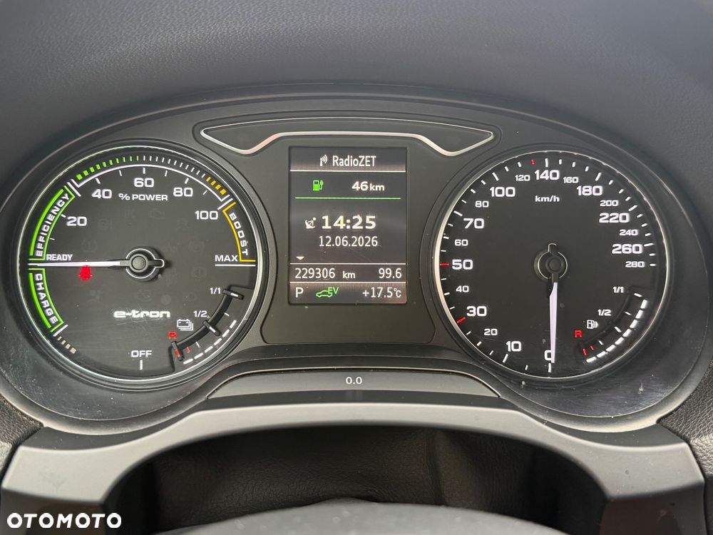 Audi A3 Sportback 1.4 TFSI E-tron Ambiente e-S tronic - 17