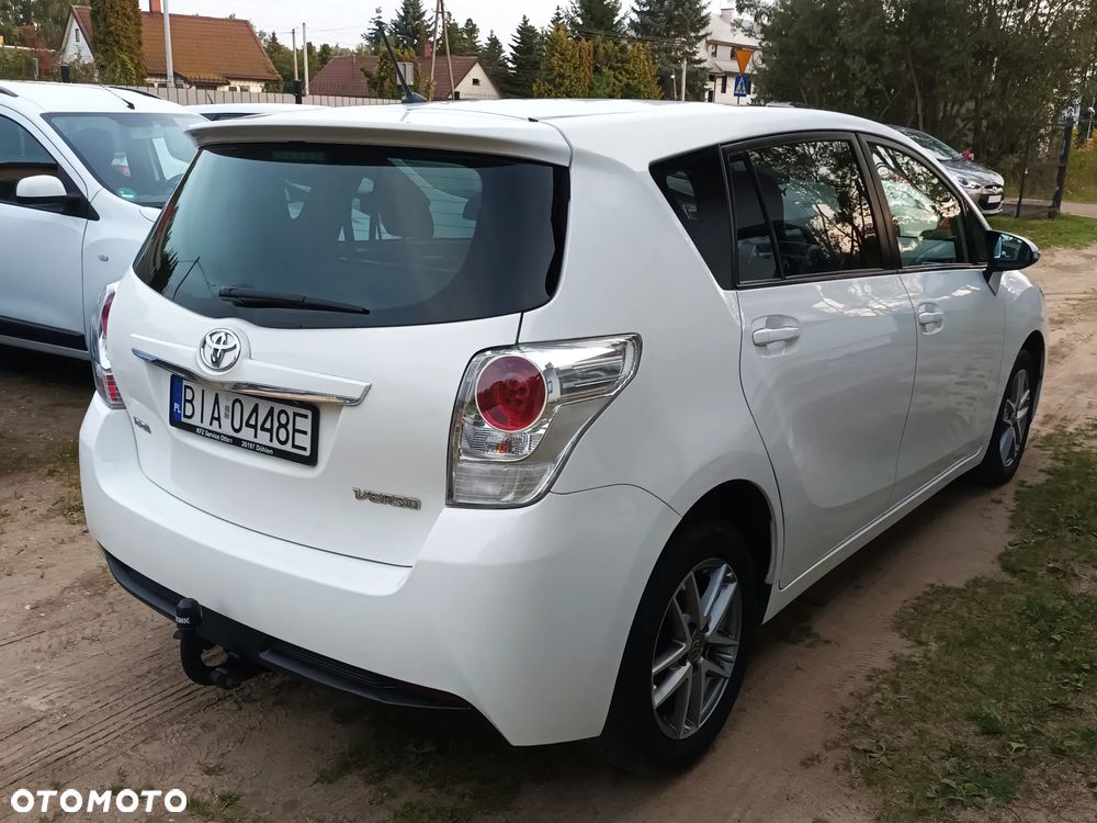 Toyota Verso 2015 photo 3