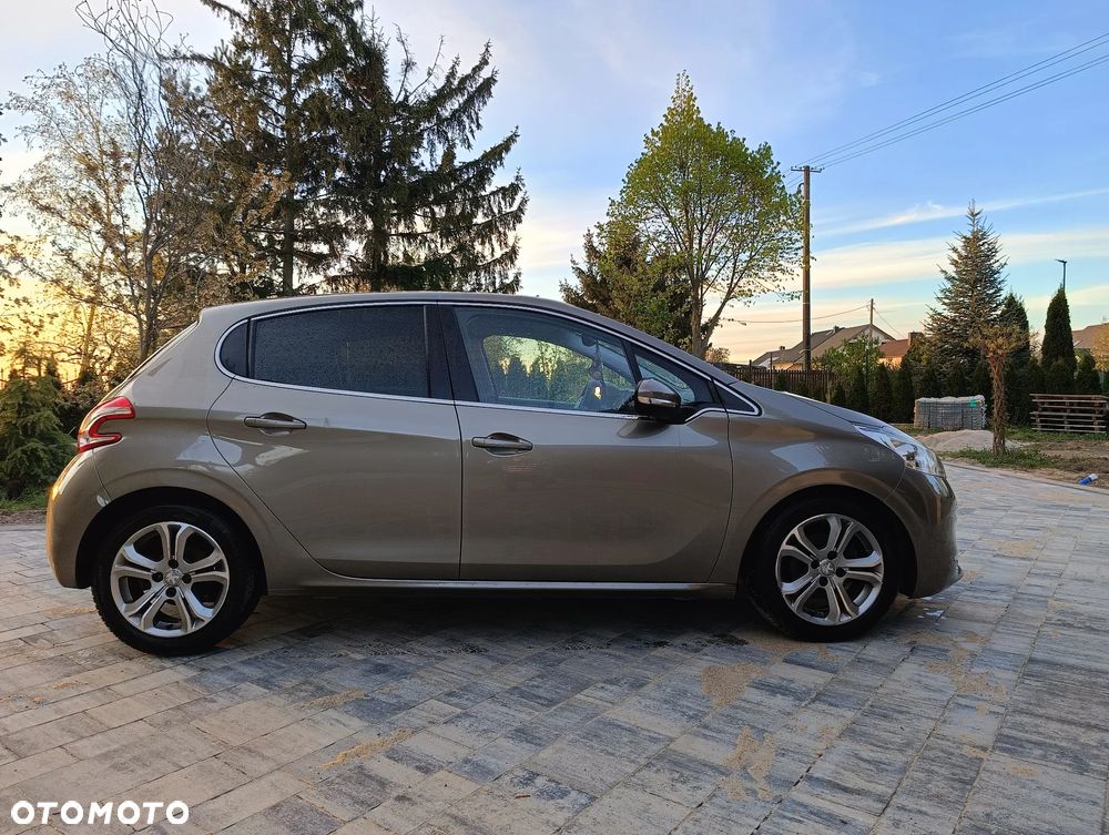 Peugeot 208 1.6 e-HDi Allure STT - 4