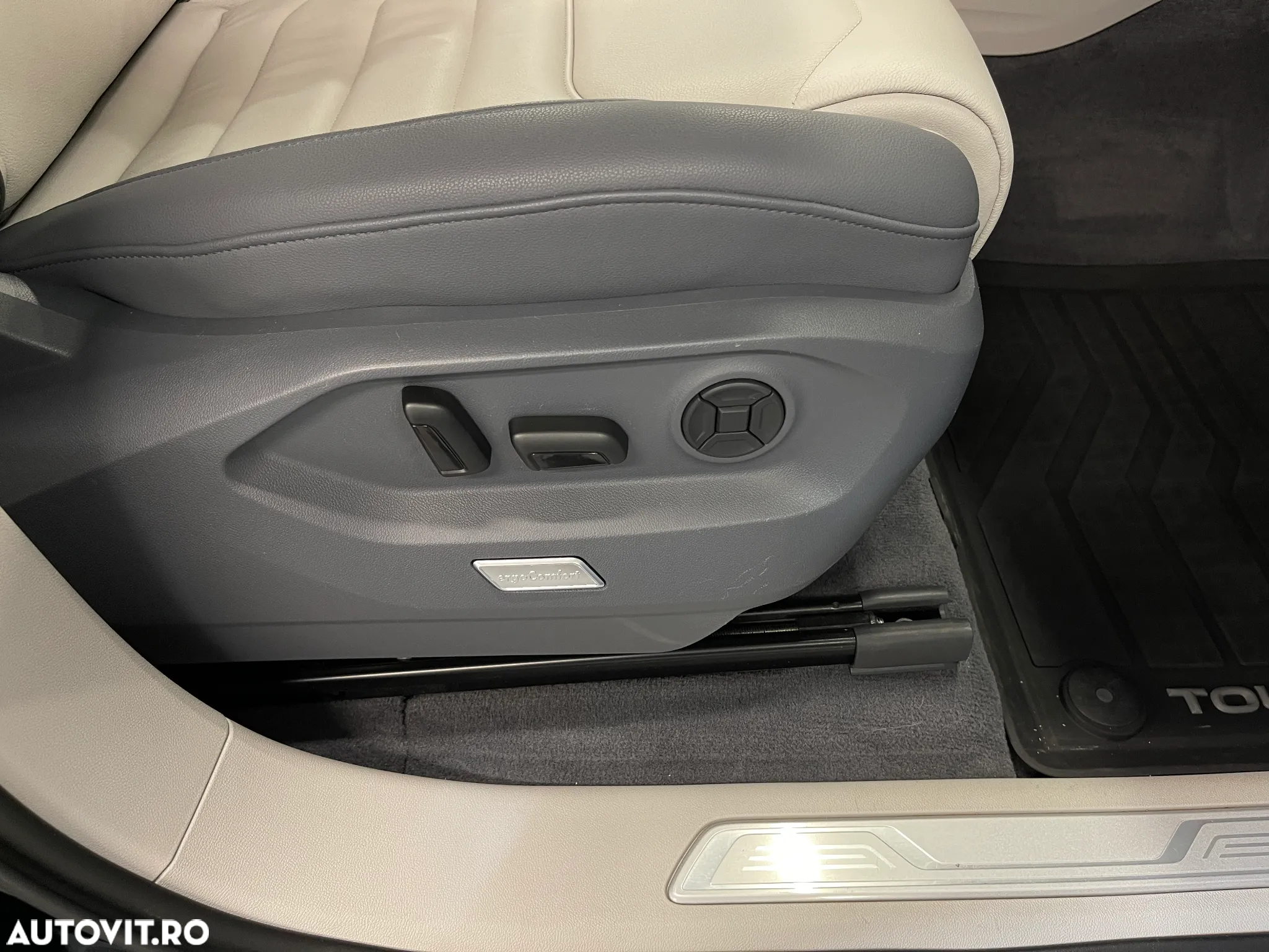 Volkswagen Touareg V6 TDI Elegance - 29