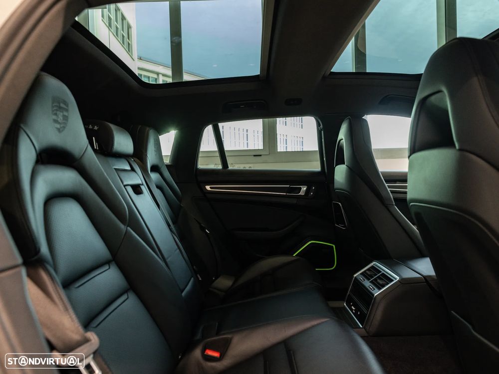 Porsche Panamera Sport Turismo 4 E-Hybrid Platinum Edition - 30