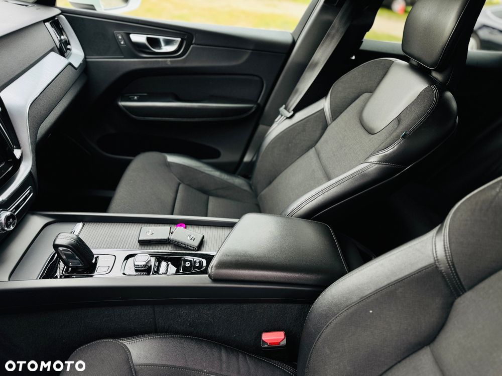 Volvo XC 60 B4 D AWD Geartronic Momentum Pro - 10