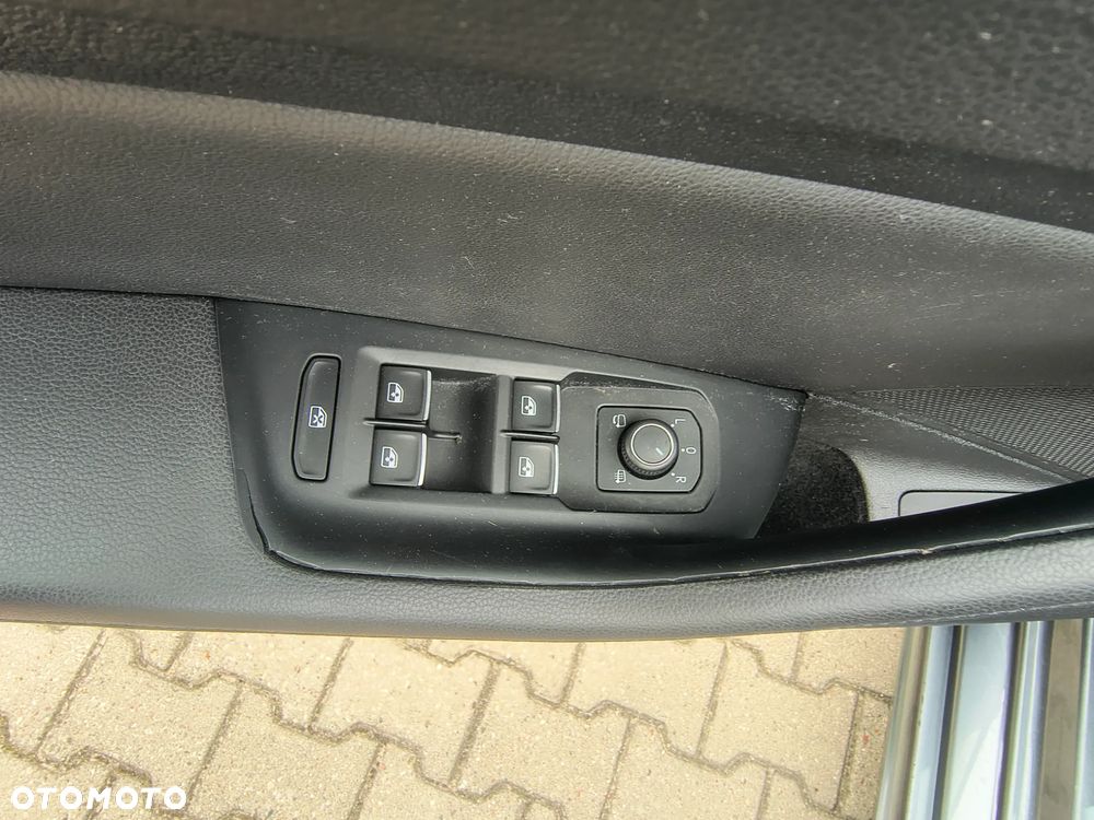 Volkswagen Passat 2.0 TDI SCR (BlueMotion Technology) Comfortline - 5