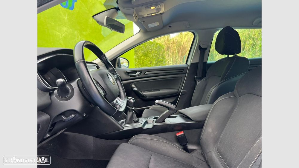 Renault Mégane 1.5 Blue dCi Limited - 6