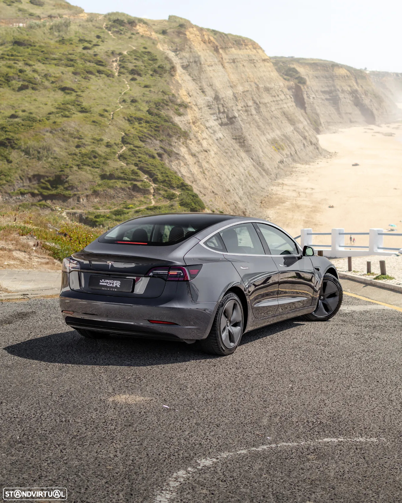 Tesla Model 3 Standard Range Plus RWD - 4