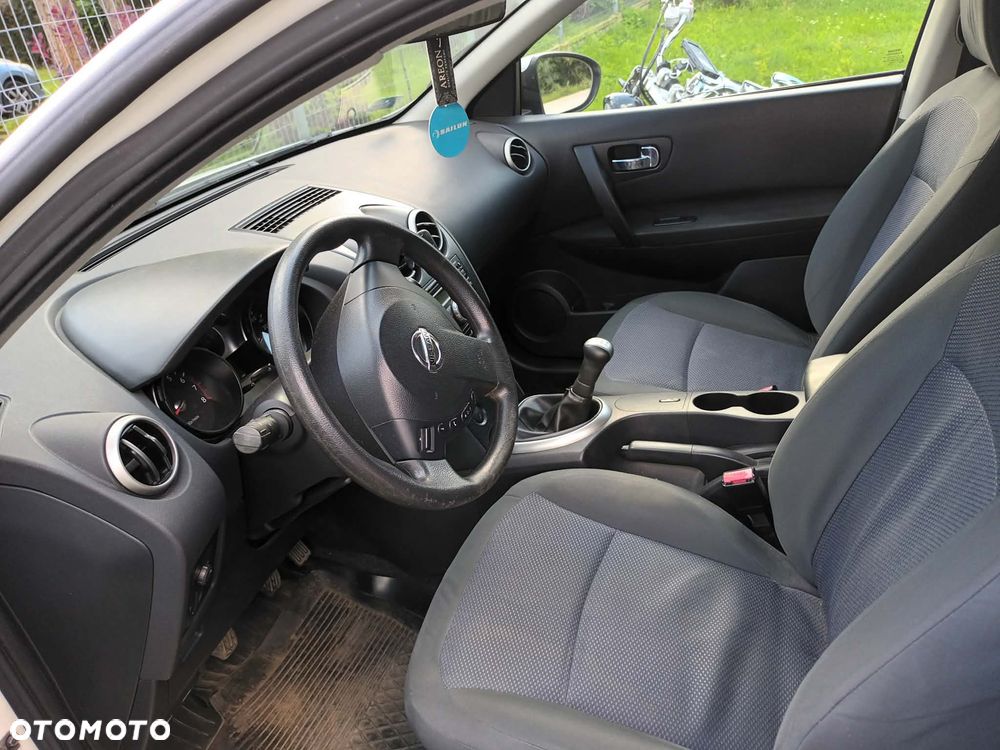 Nissan Qashqai 1.6 visia - 2