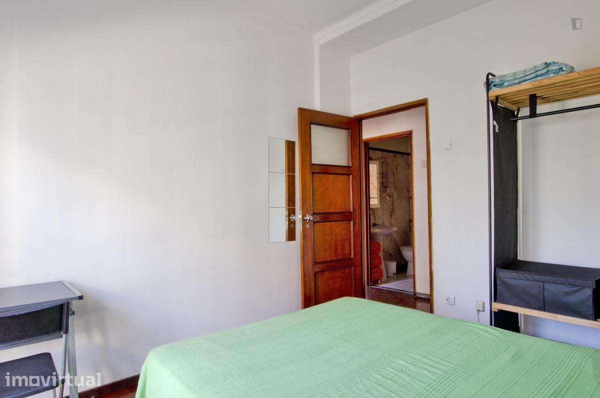 Quarto - localizado em São Bento Lisbon - Grande imagem: 3/19