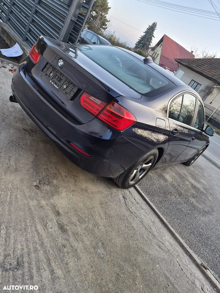 BMW Seria 3 320i Efficient Dynamics Edition Luxury Line - 4