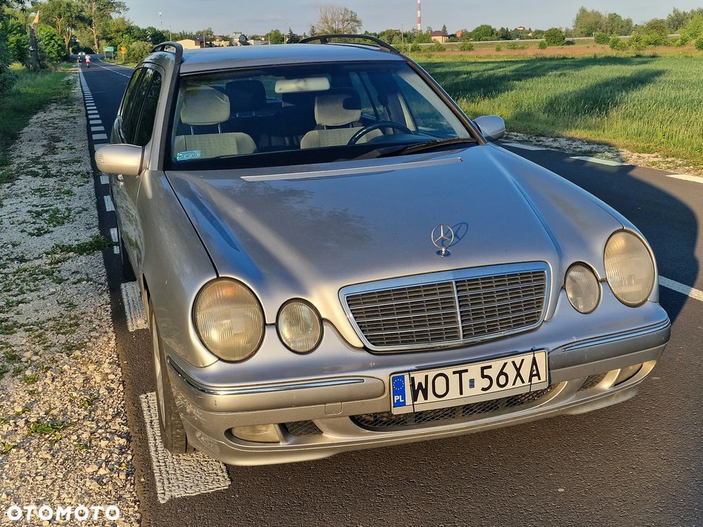 Mercedes-Benz Klasa E - 23