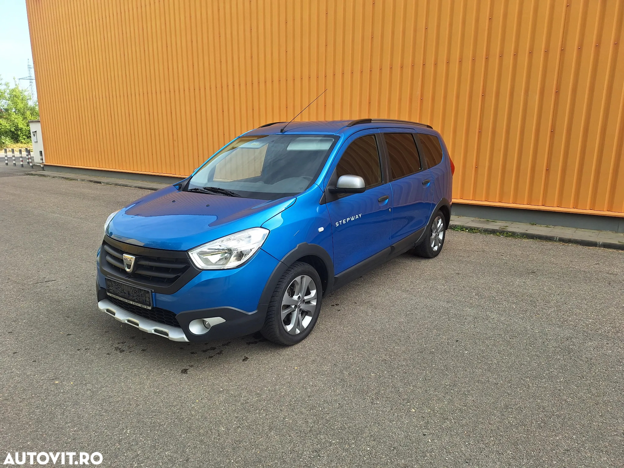 Dacia Lodgy 1.5 dCi Stepway - 10