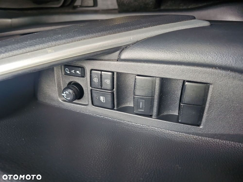 Toyota Corolla Cross - 18
