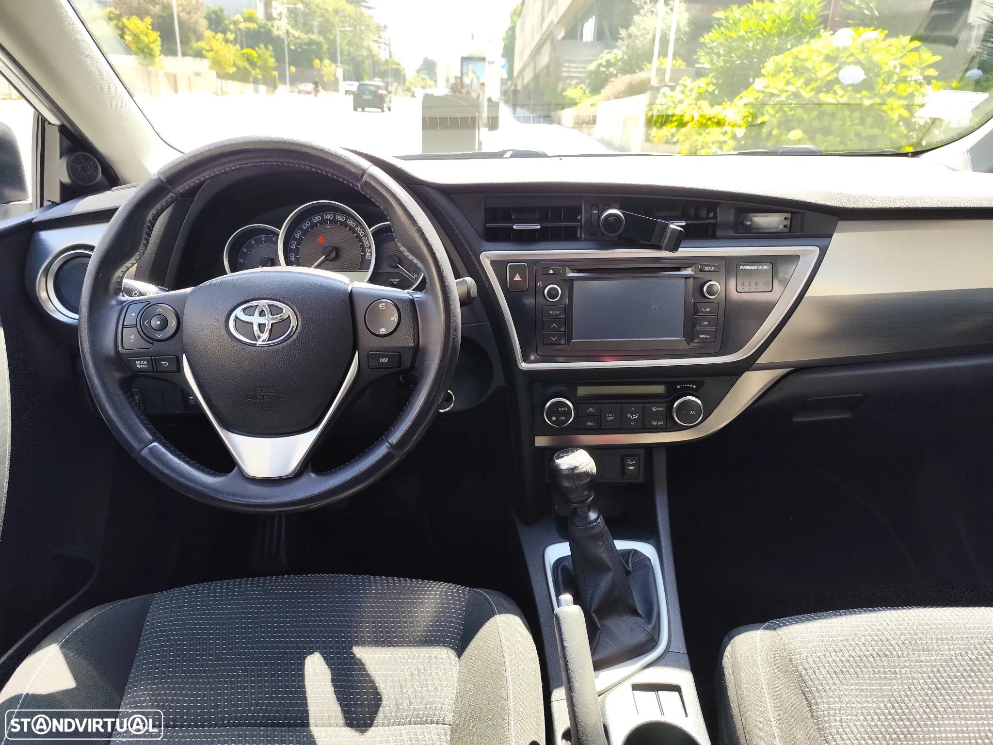 Toyota Auris 1.4 D-4D Comfort+J16+Navi - 6