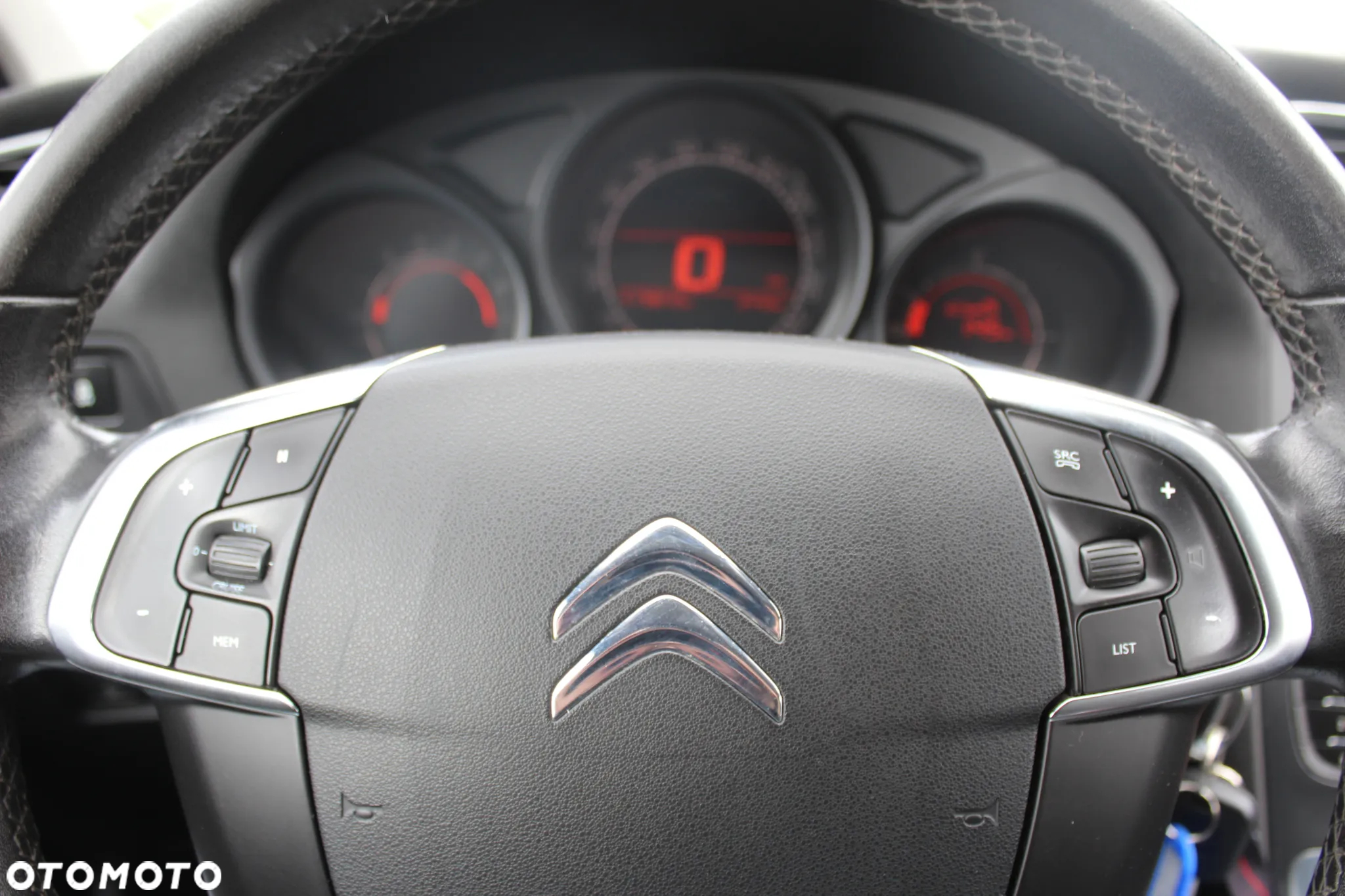 Citroën C4 1.6 BlueHDi Shine S&S - 17
