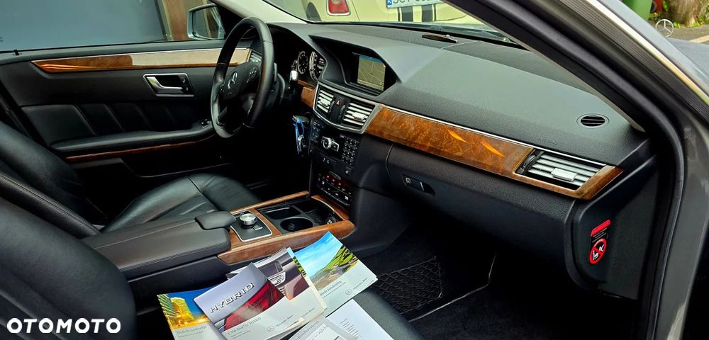 Mercedes-Benz Klasa E 300 BlueTec Hybrid Elegance - 13