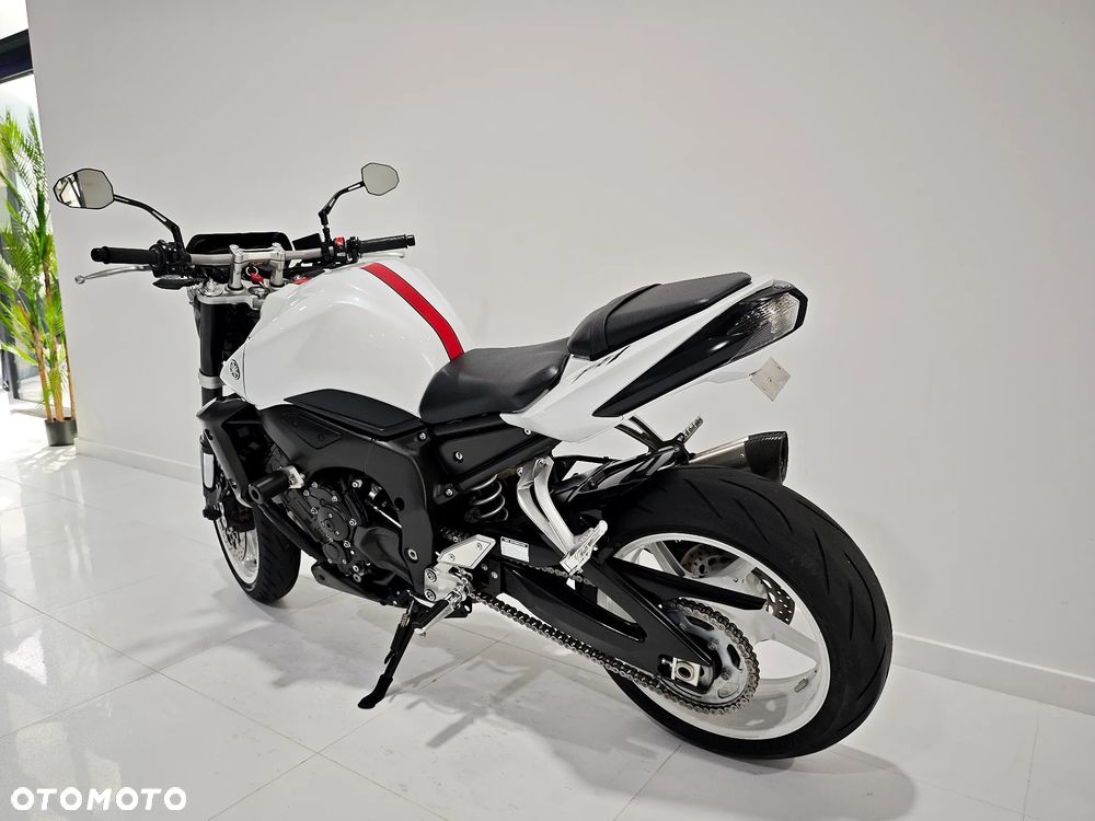 Yamaha FZ - 16