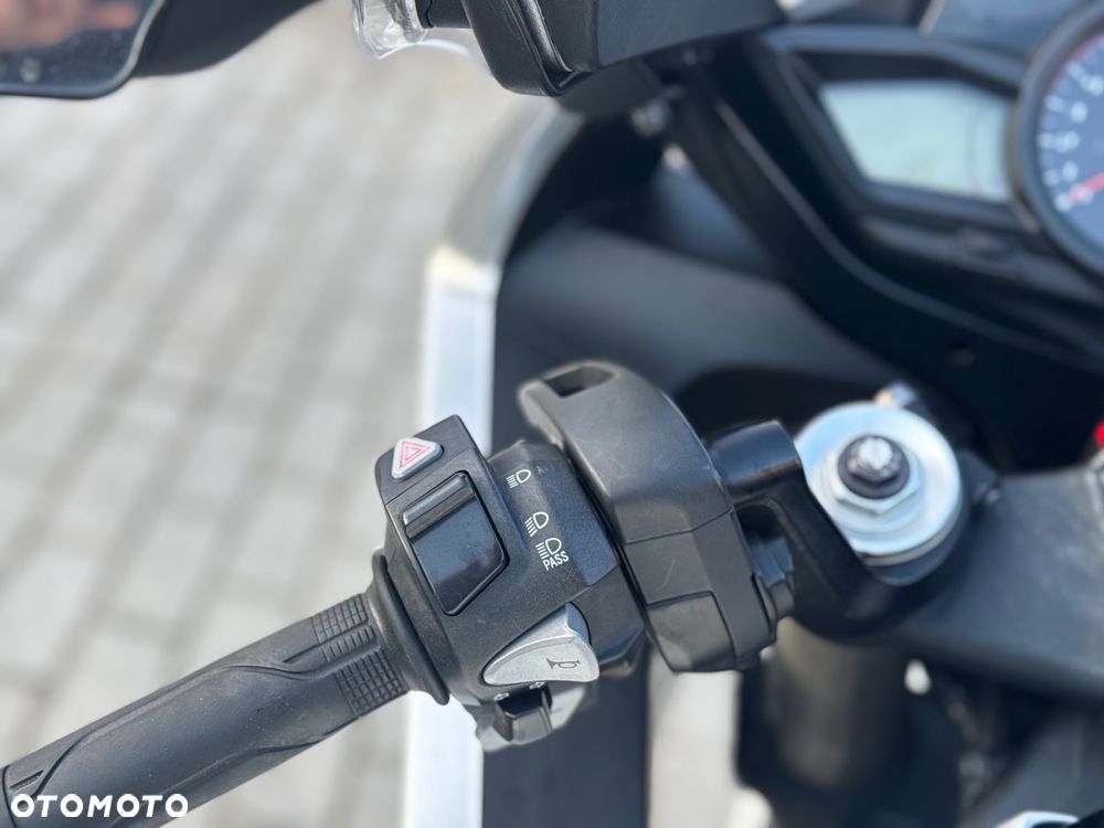 Honda VFR - 30