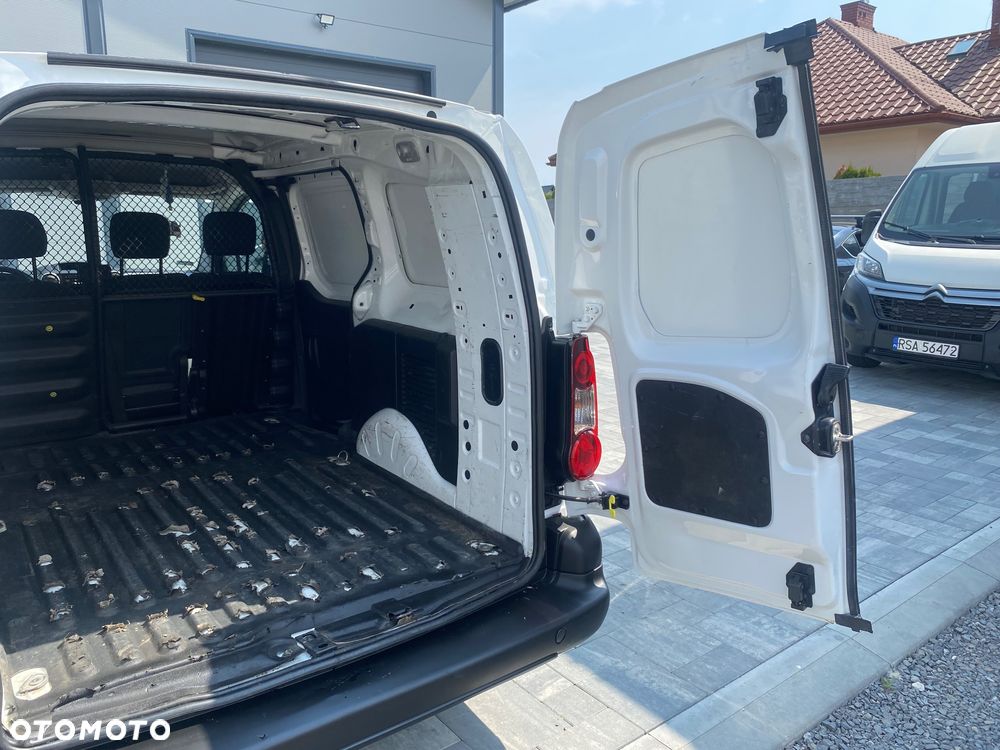 Citroën BERLINGO 1.6 HDI, MAX długi, 3-osobowy, klimatyzacja, zakupiony w salonie w Rzeszowie Bezwypadkowy serwisowany - 15