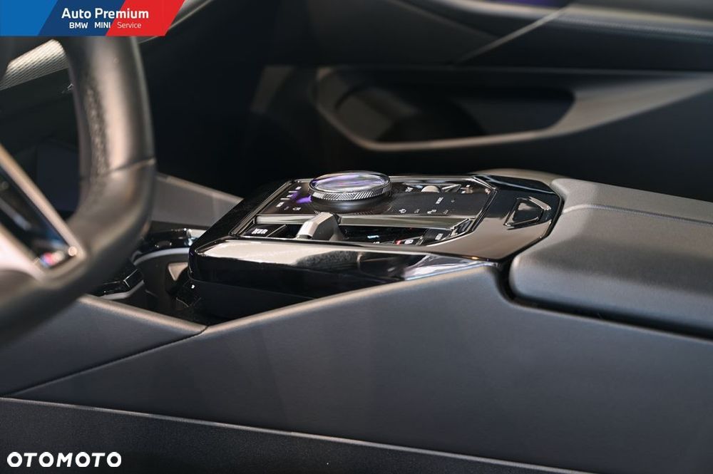 BMW Seria 5 520i mHEV - 8