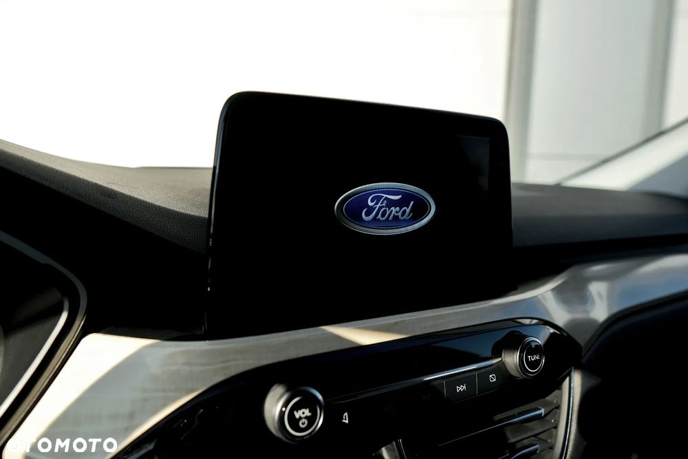 Ford Kuga 2.5 FHEV AWD Titanium - 27