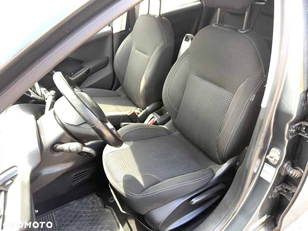 Peugeot 208 1.2 PureTech Allure S&S - 13