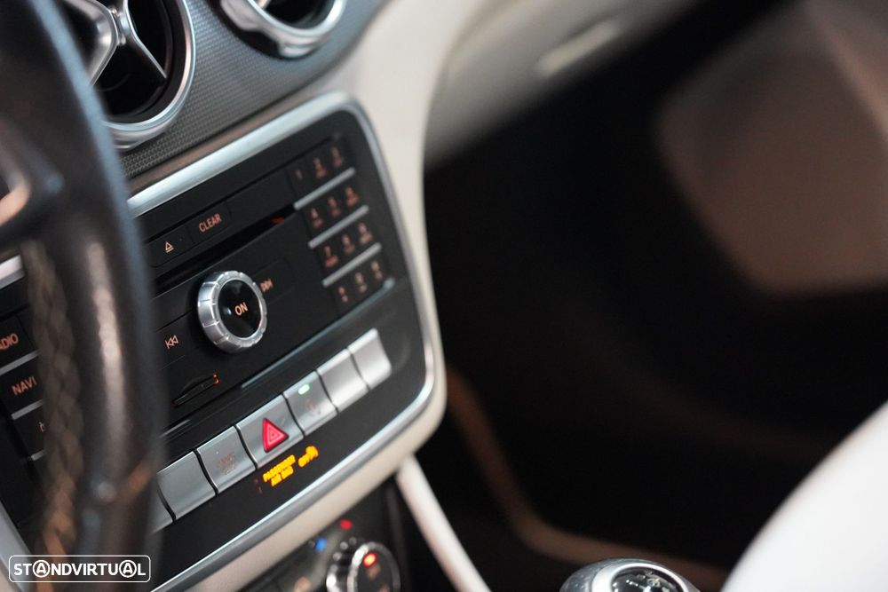 Mercedes-Benz GLA 180 CDi Urban - 16