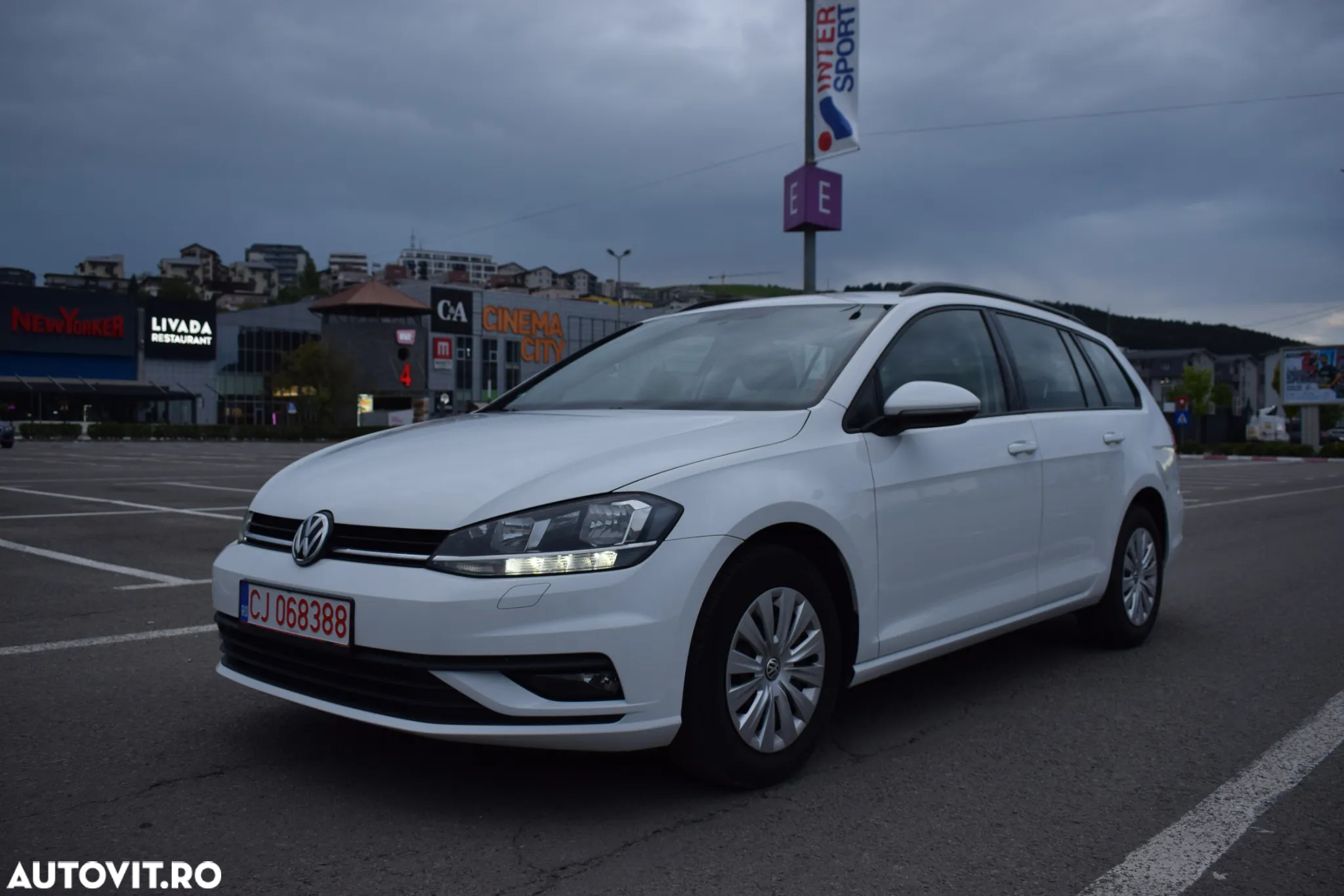 Volkswagen Golf 1.6 TDI Comfortline - 2