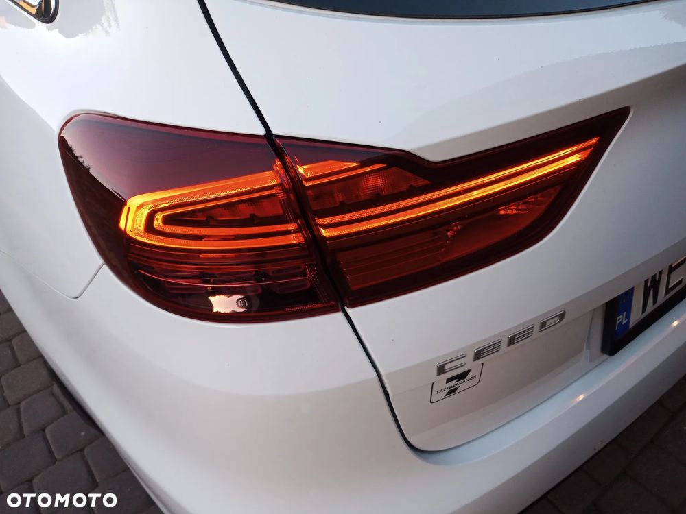 Kia Ceed 1.5 T-GDI M - 12