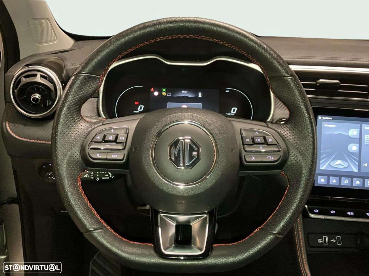 MG ZS - 11