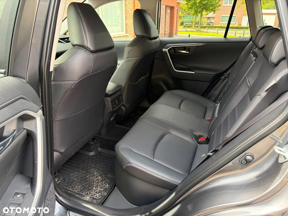 Toyota RAV4 - 6